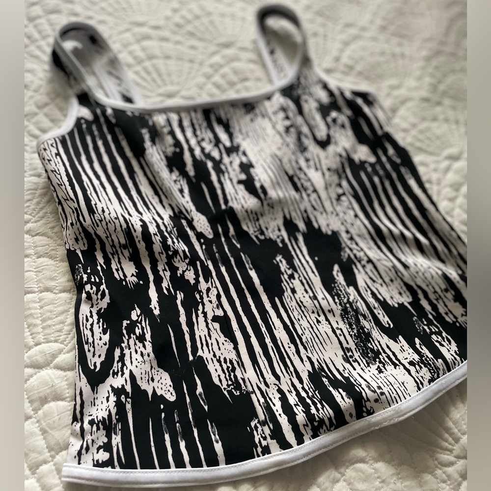 Lovely Joseph Ribkoff Tanktop - Picture 6 of 6